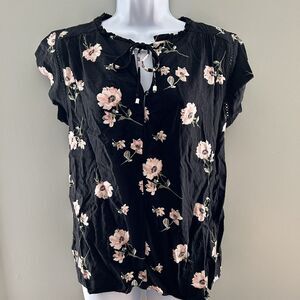 Buffalo David Bitton Women's Flutter Sleeve Floral Top, Black Blossom Small